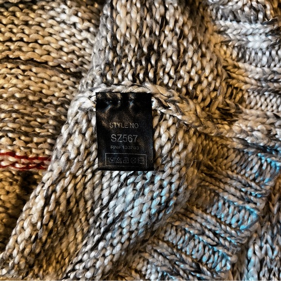 POL Gray and Red Knit Boatneck Sweater, Size Large. - Picture 6 of 7